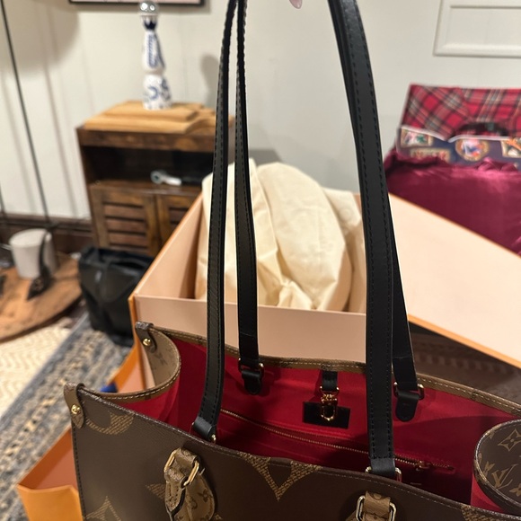 Authentic Louis Vuitton On The Go Tote MM Brown Monogram Reverse Leather New - Picture 6 of 6
